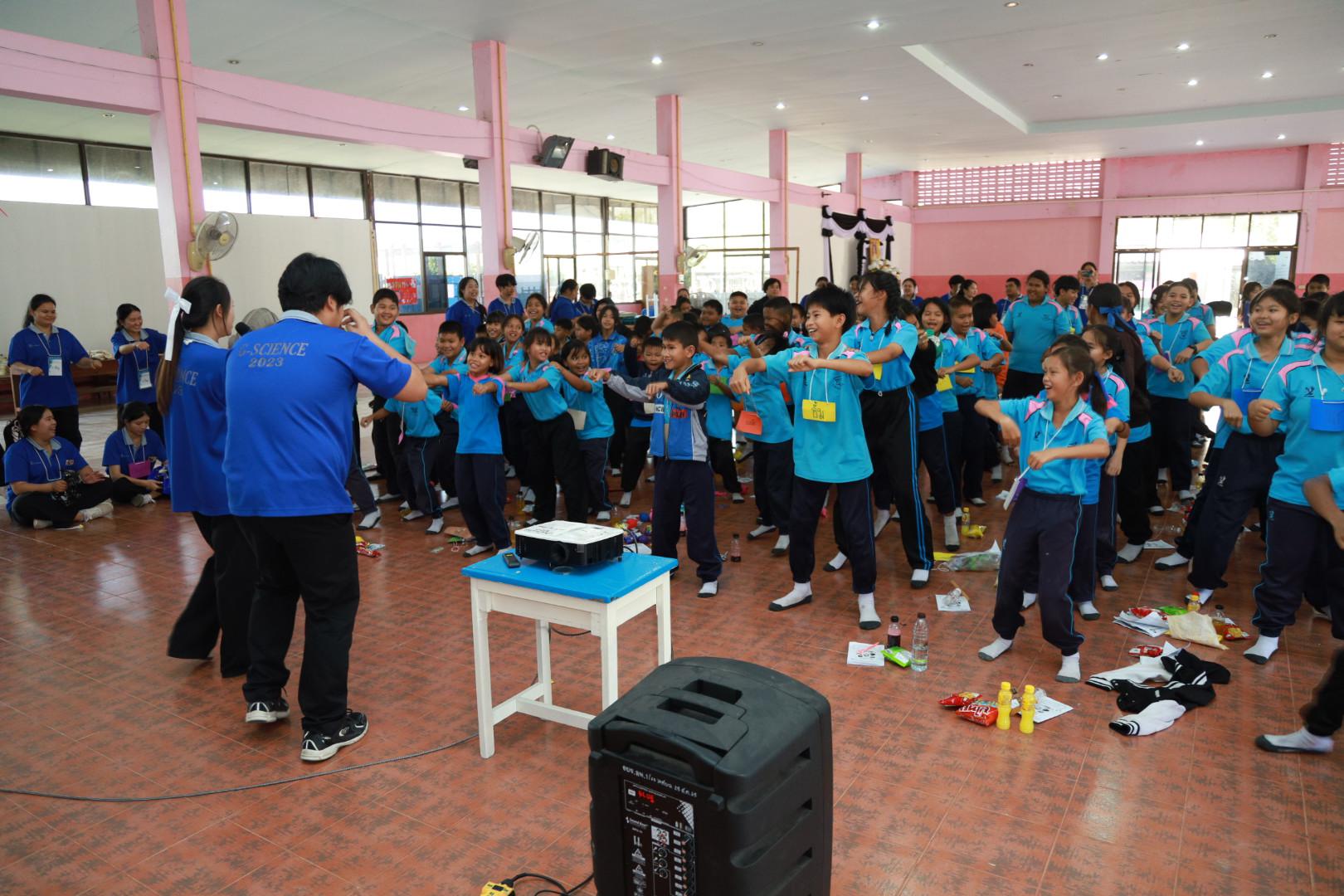 385. วันที่ 27 มกราคม 2569 โปรแกรมวิชาวิทยาศาสตร์ทั่วไป ได้จัดค่ายสเต็มศึกษาให้กับนักเรียนชั้นประถมศึกษาปีที่1-6 ณ โรงเรียนอนุบาลคลองขลุง จ.กำแพงเพชร